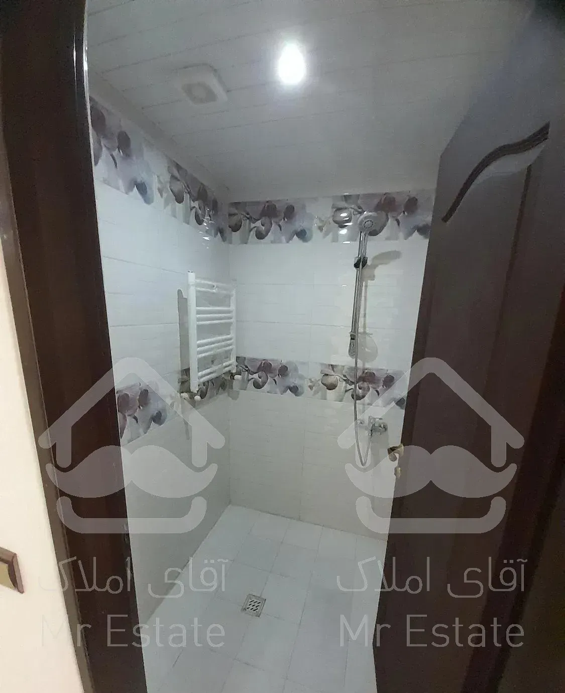 ونک۸۲متر، نوسازکلیدنخورده،