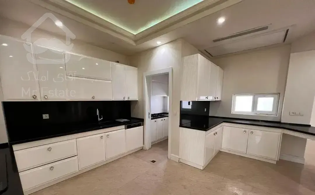 300 متر در بهتریـن لوکیـشن زعفرانیه / فـول مشاعات