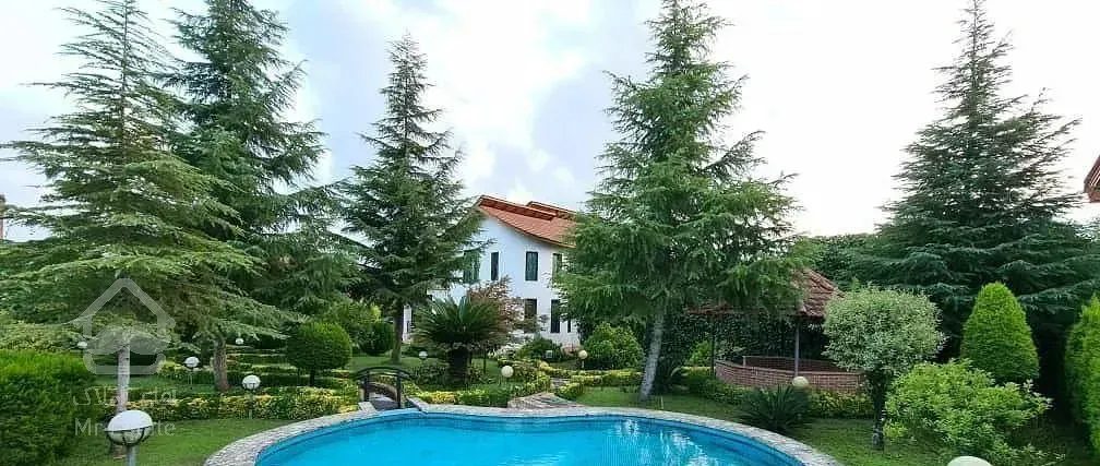 پارک ویلااستخردار۹۰۰متر/جنگلی۴خواب/۵۰۰متربنا*جکوزی