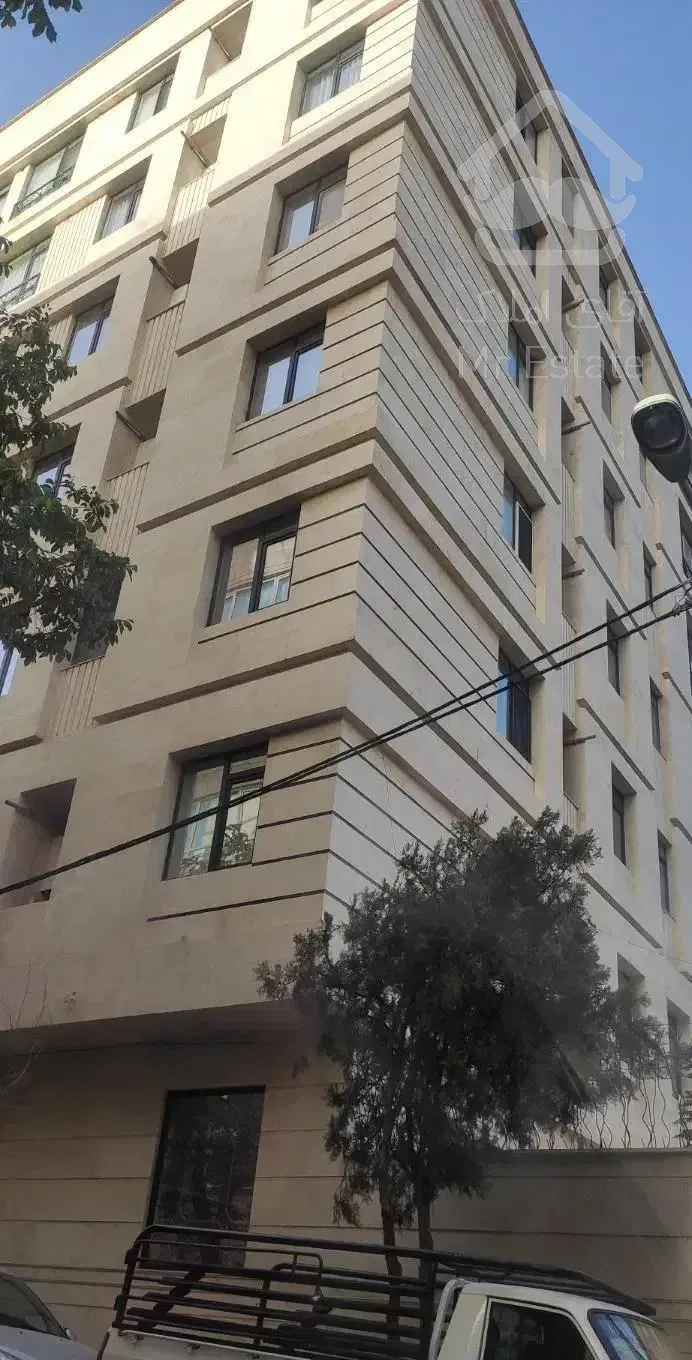 ۸۱ متر دو خواب فول طبقه۴ نوساز