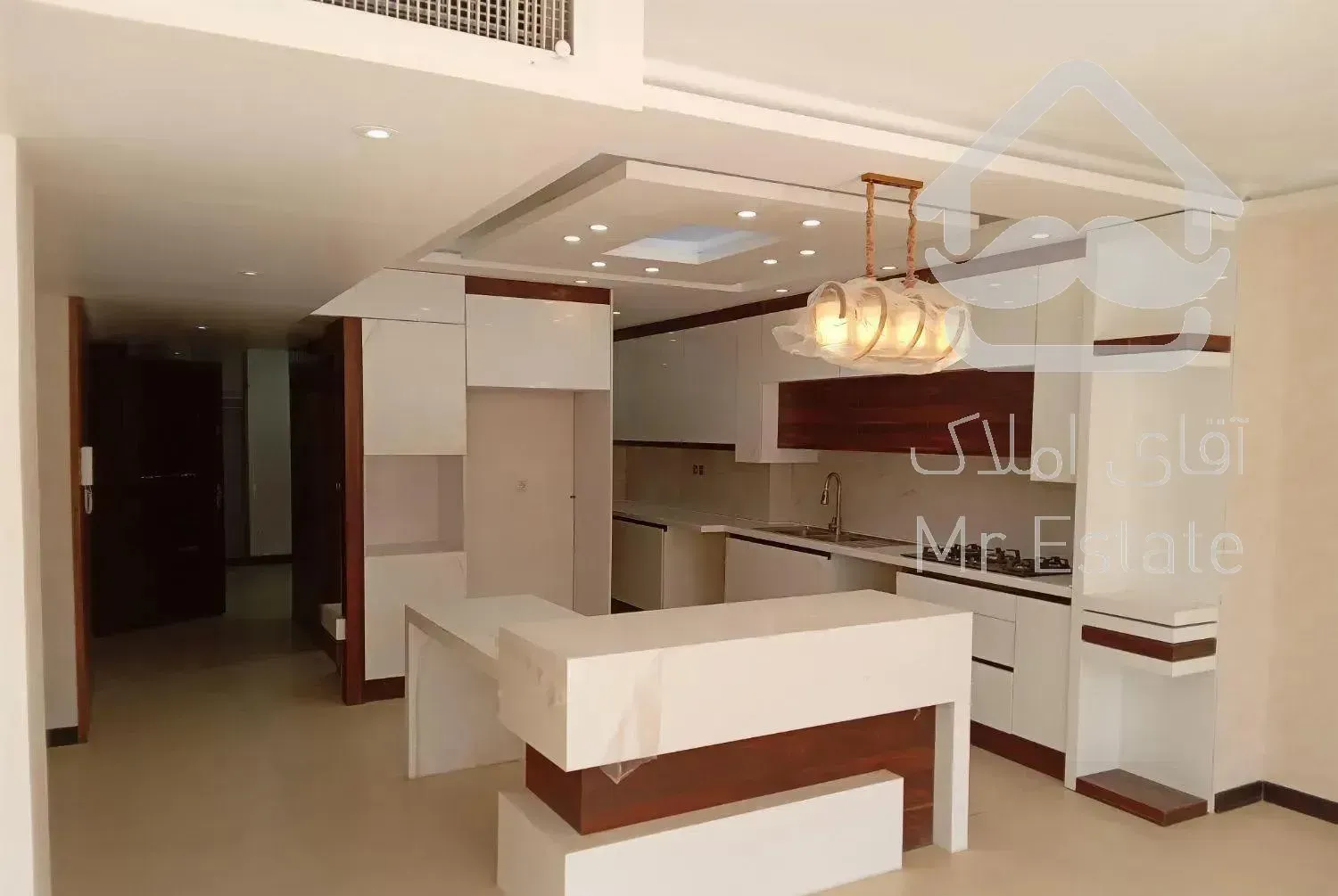 آپارتمان ۲خوابه ۱۲۰متری خ بیسیم غربی