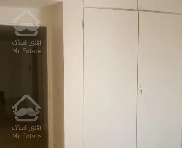 ۸۱ متر ۲ خواب اشرفی اصفهانی خ باهنر