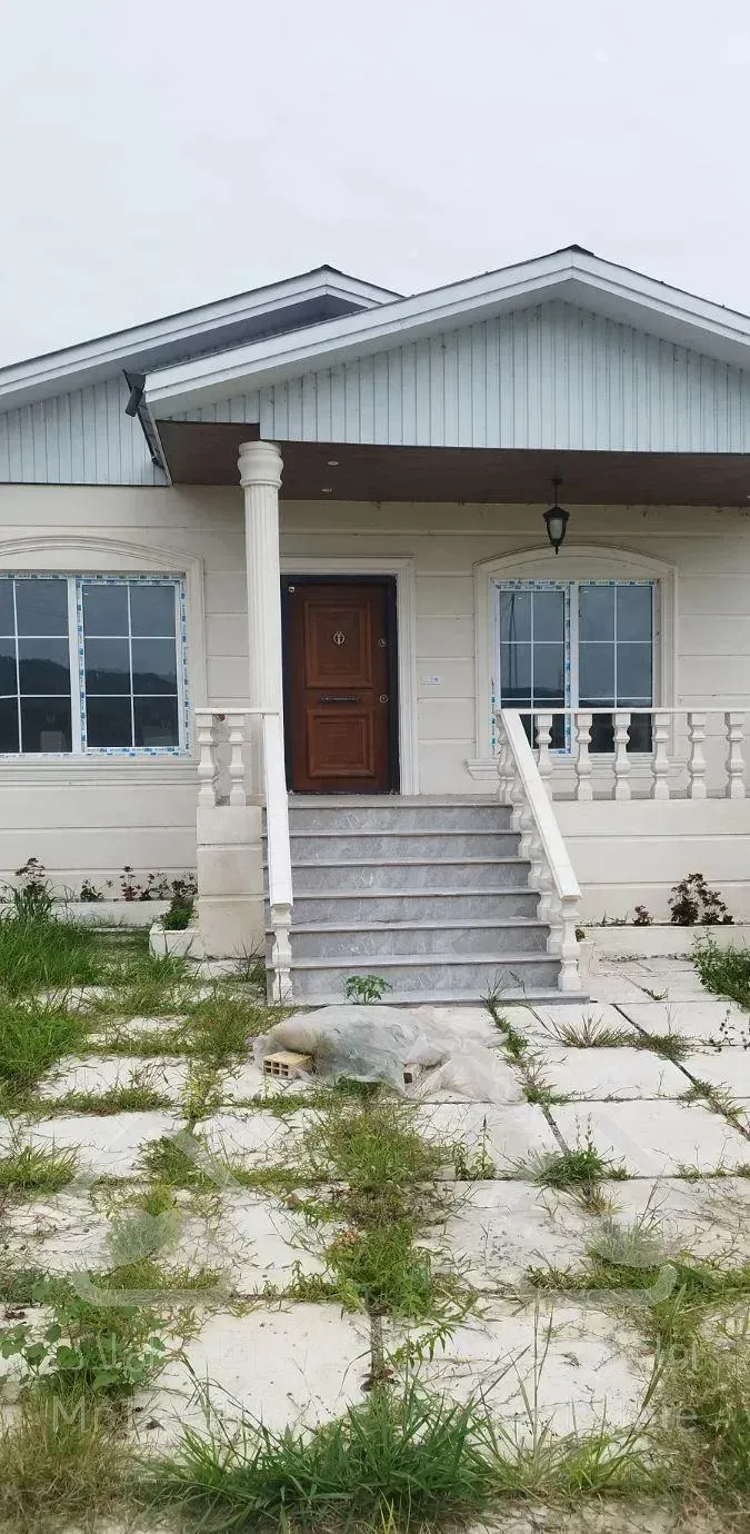 300متر زمین 110متر بنا سند دار 3022