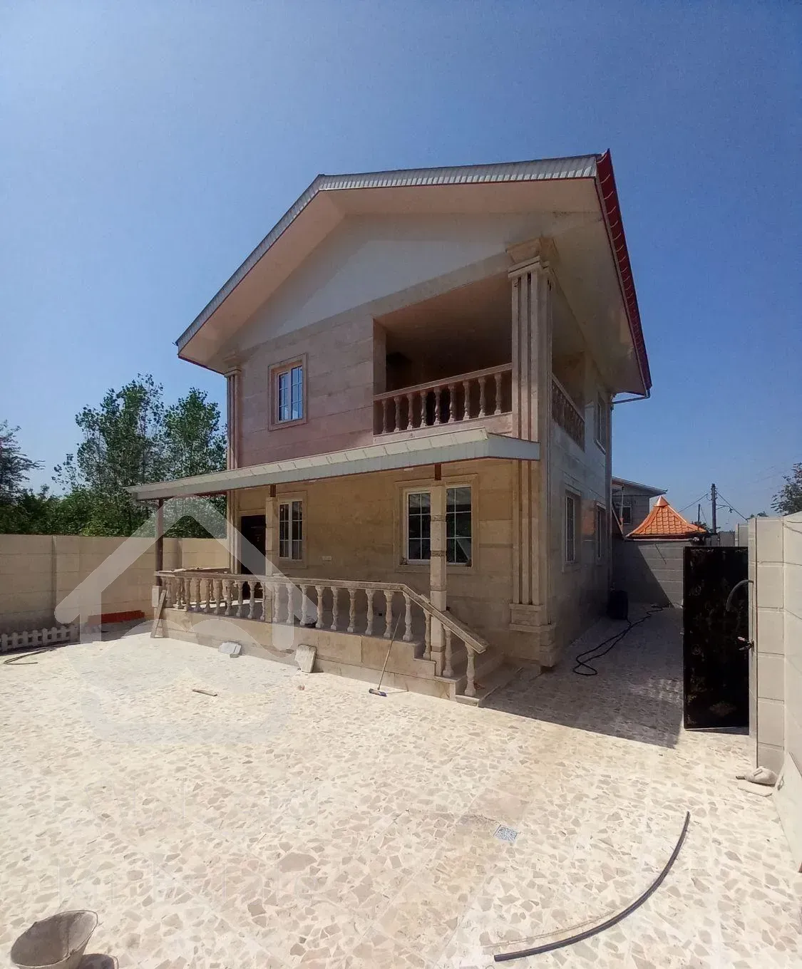 ویلا باغ فول امکانات300متری دوطبقه حوالی لاهیجان