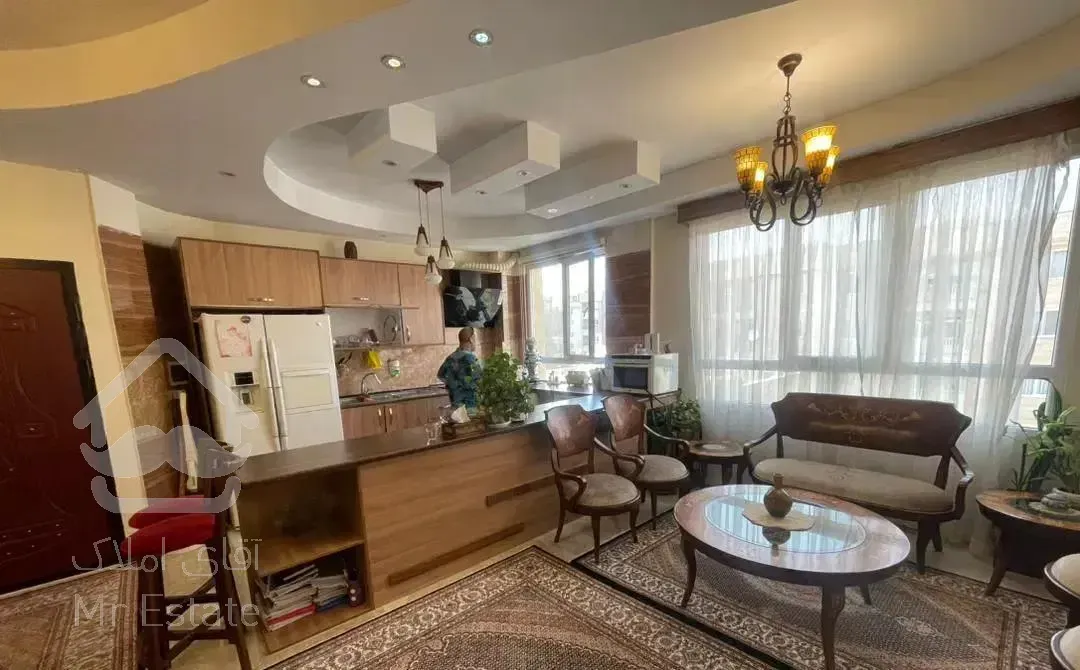 ۷۰متر، ۲خوابه، نما تراورتن، چهارباغ شرقی