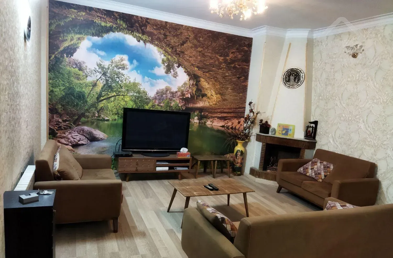 ۶۸ متر مسکونی طبقه اول میدان ولیعصر