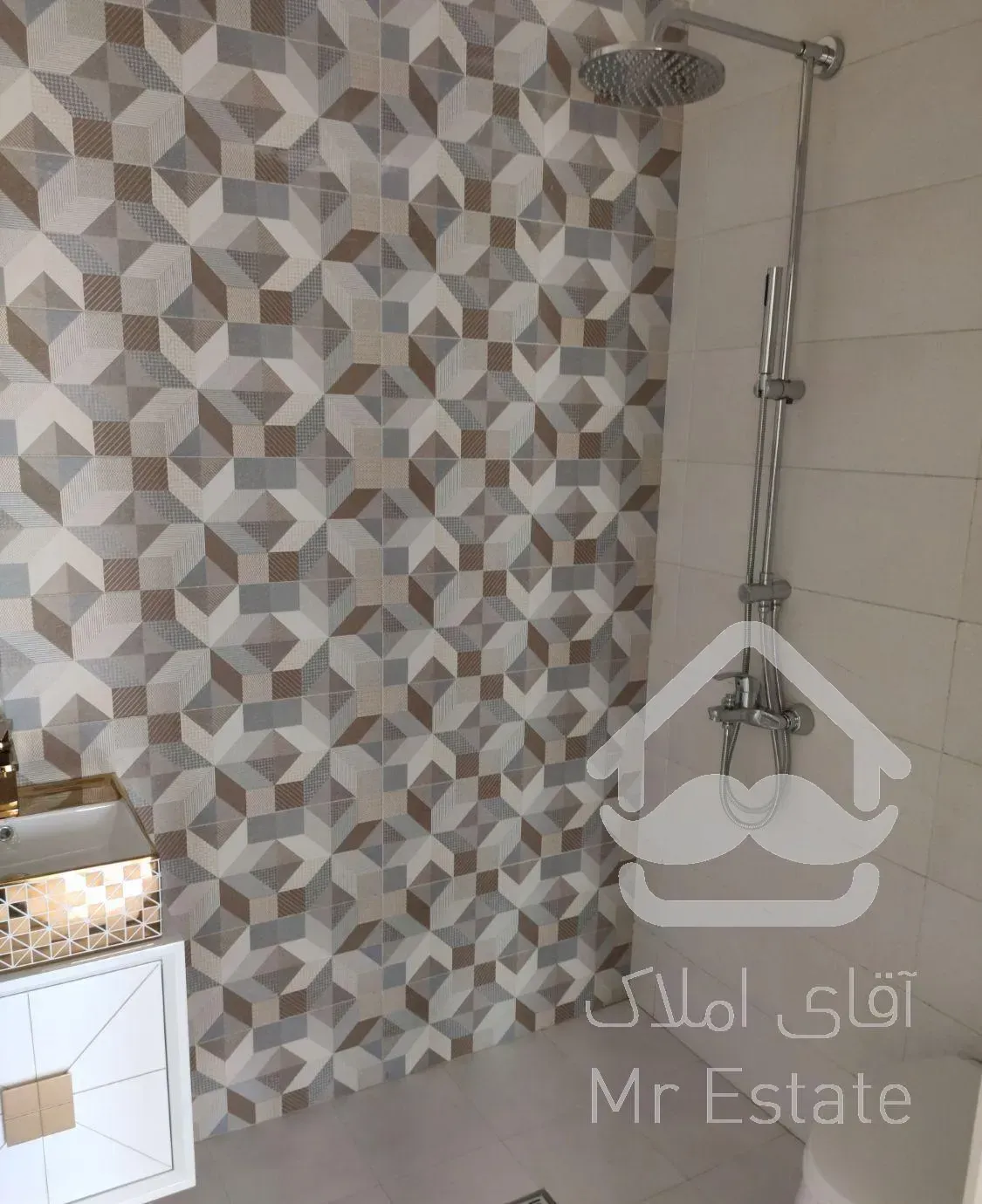 ظفر 145 متر 3 خوابه نوساز کیلید نخورده