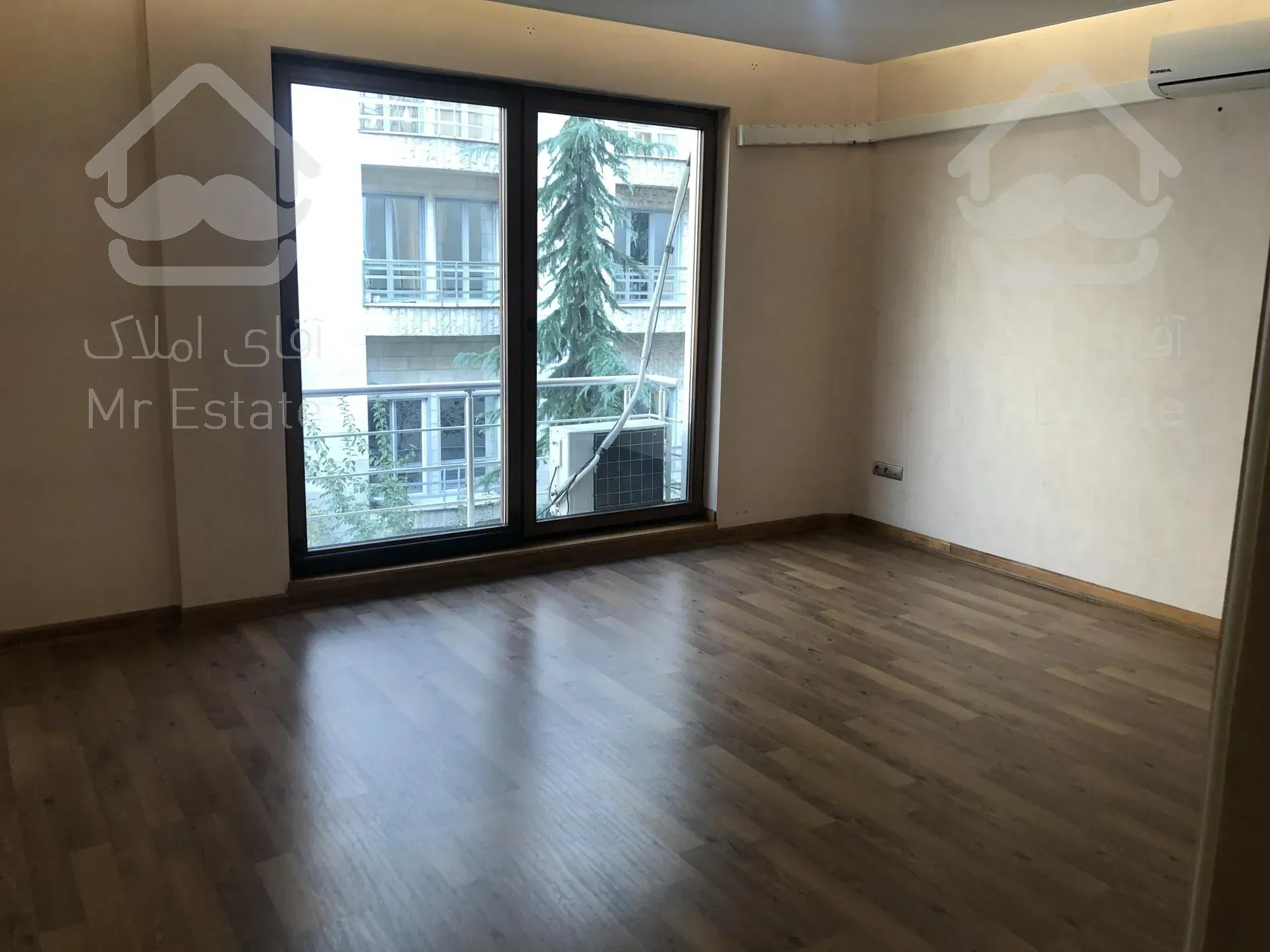 رهن و اجاره آپارتمان ۳۰۰ متری نیاوران ۴ خواب کلید نخورده