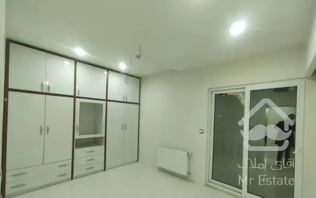 ۱۱۰متری ۸واحدی/ دونبش آفتابگیر/ روف‌گاردن