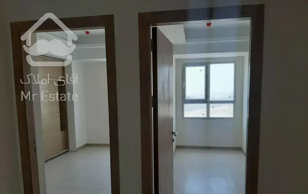 آپارتمان 162متری سه خواب غرب دریاچه چیتگر