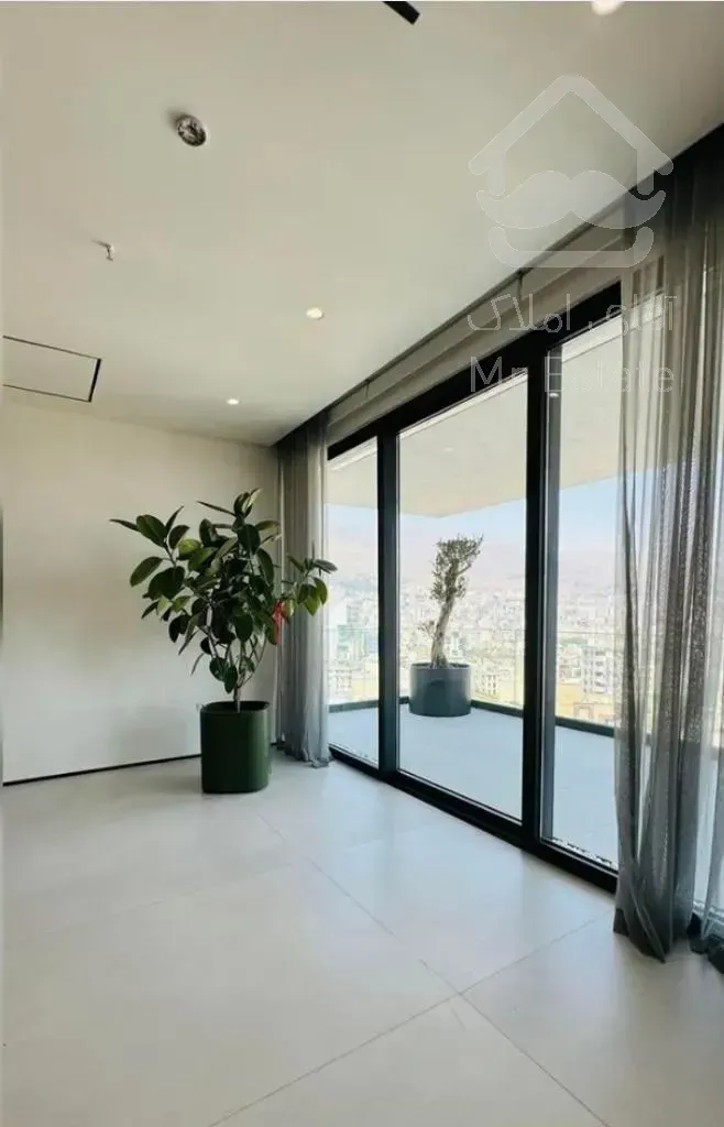 دریاچه چیتگر/۱۹۰متر ۳خواب/تراس بزرگ/ویو ابدی/پنت