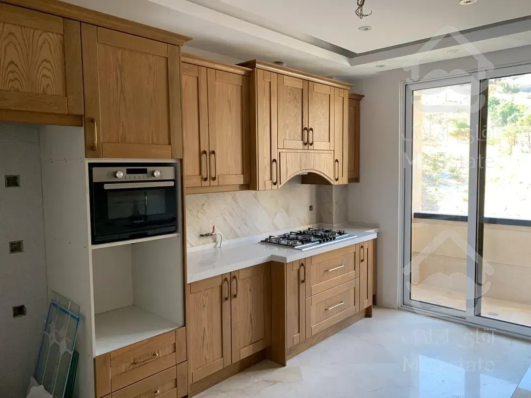 اجاره و رهن آپارتمان زعفرانیه 200  متر شیک