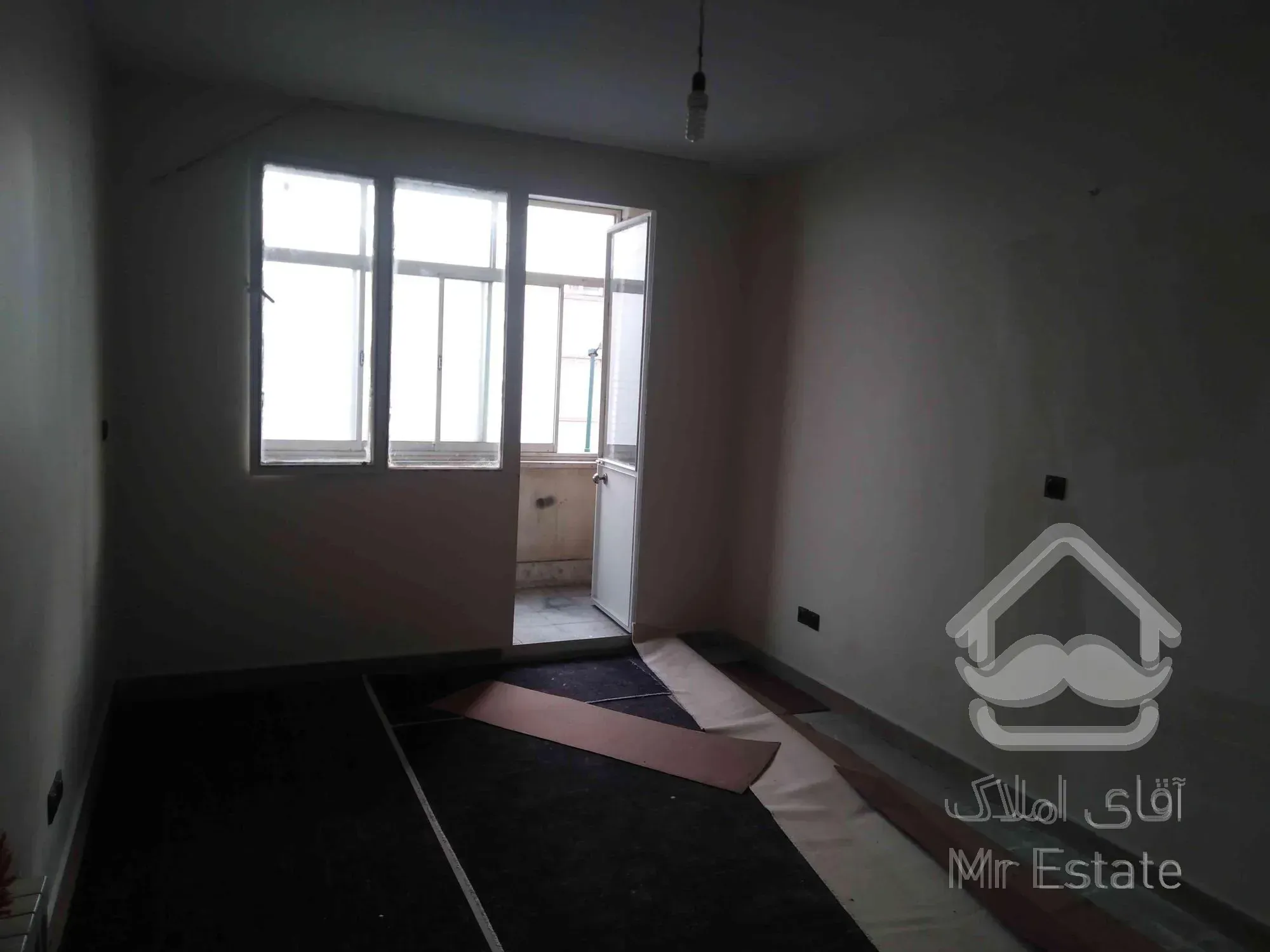 * 95 متر *دو خواب* در بلوار اباذر *