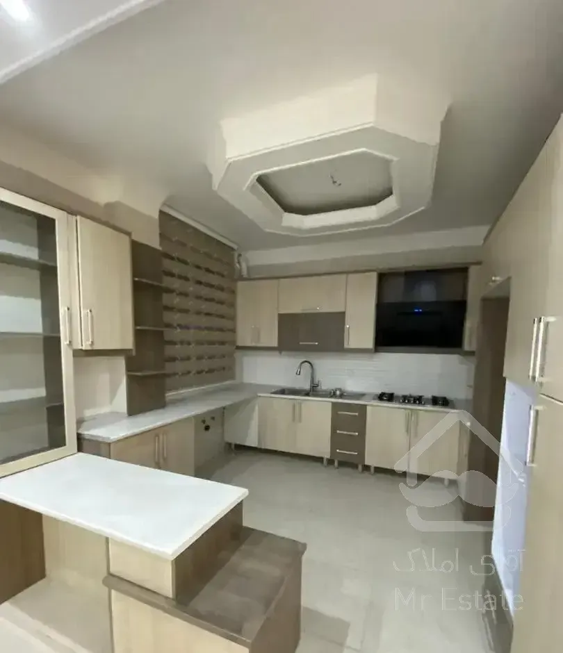 ۱۳۹ متر سه خواب کردستان یمینی شریف(غرب جهان آرا)