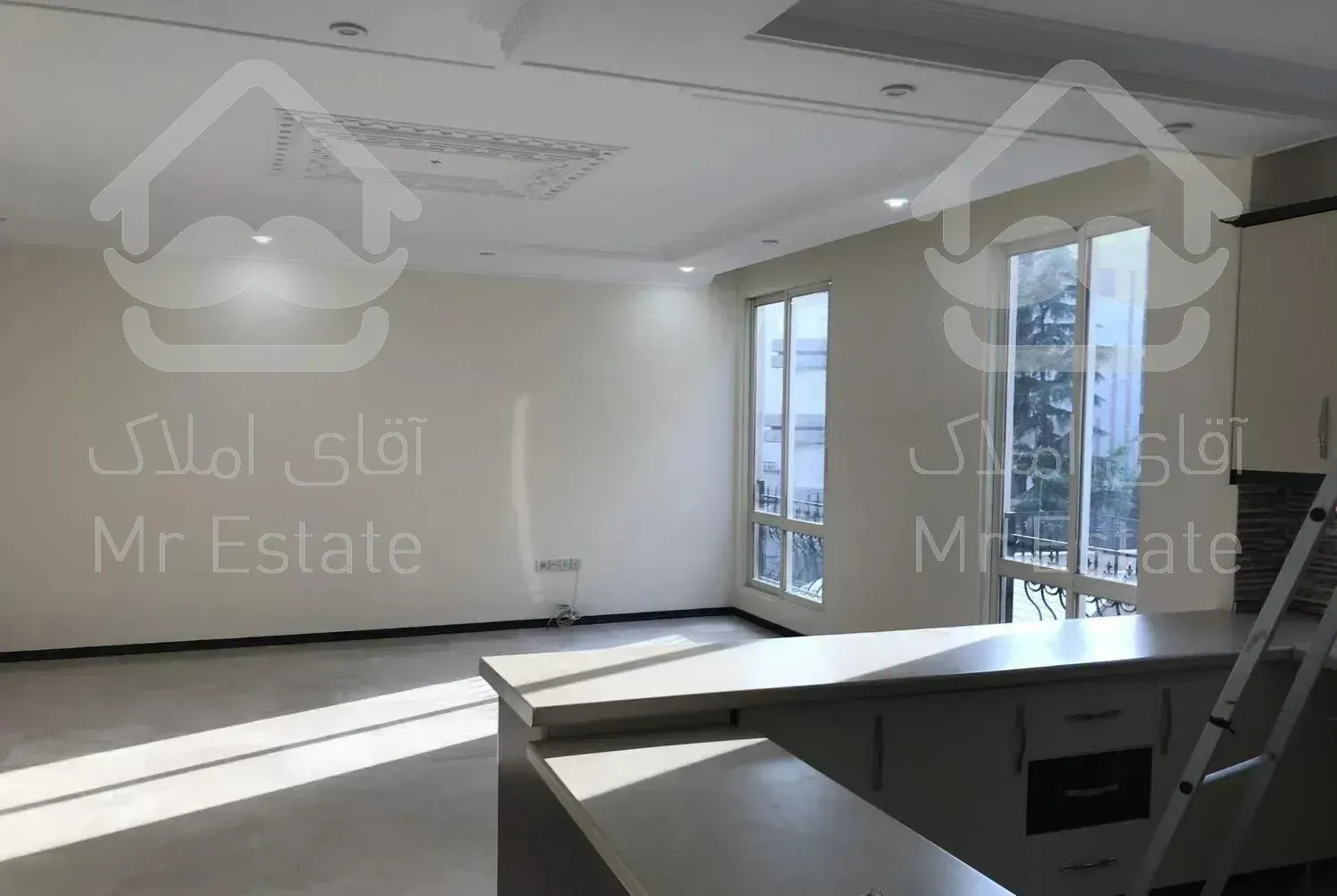 93متر غرق در نور / دسترسی مناسب باغ فردوس