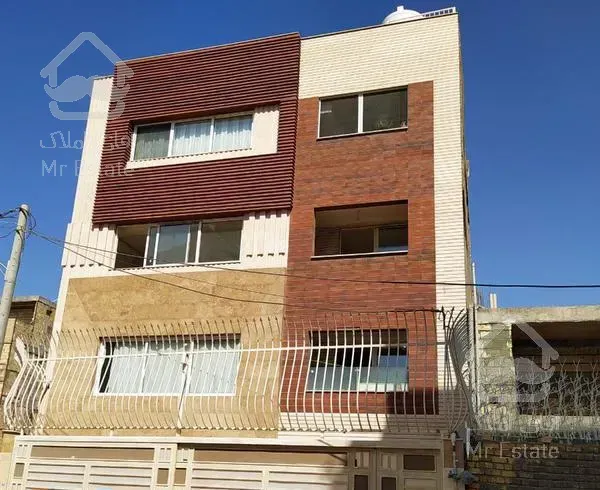 آپارتمان تک واحد۱۱۶ متری طبقه دوم سفید سرامیک شده