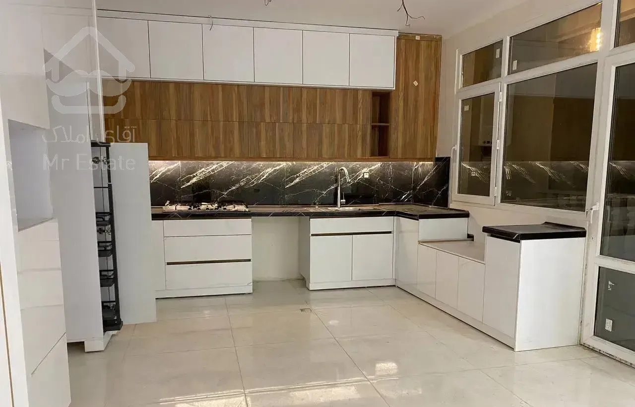 اجاره ۲۲۰ متر فول  تک‌واحدی تاپ‌لوکیشن بلوار اصلی