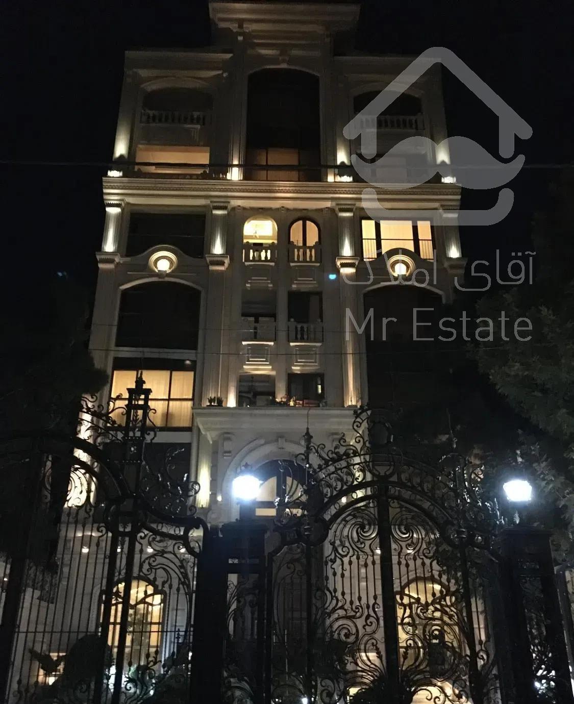 نیاوران/۲۲۰ متر ۳ خوابه/ تراس وسیع