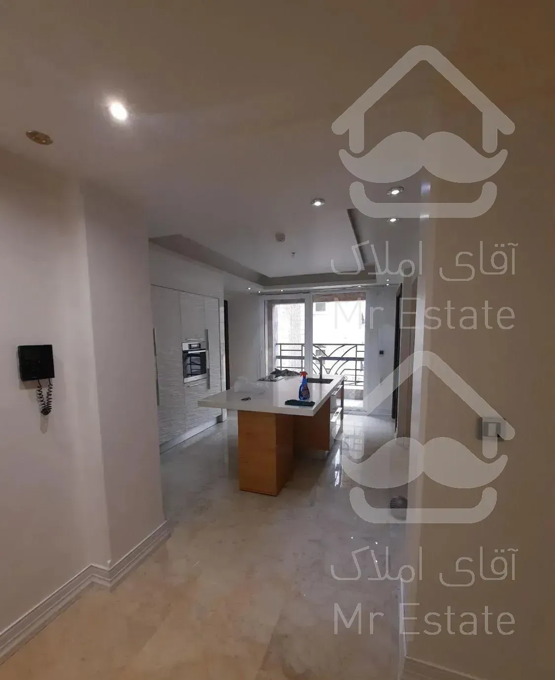 نیاوران ۳۰۰متر آپارتمان