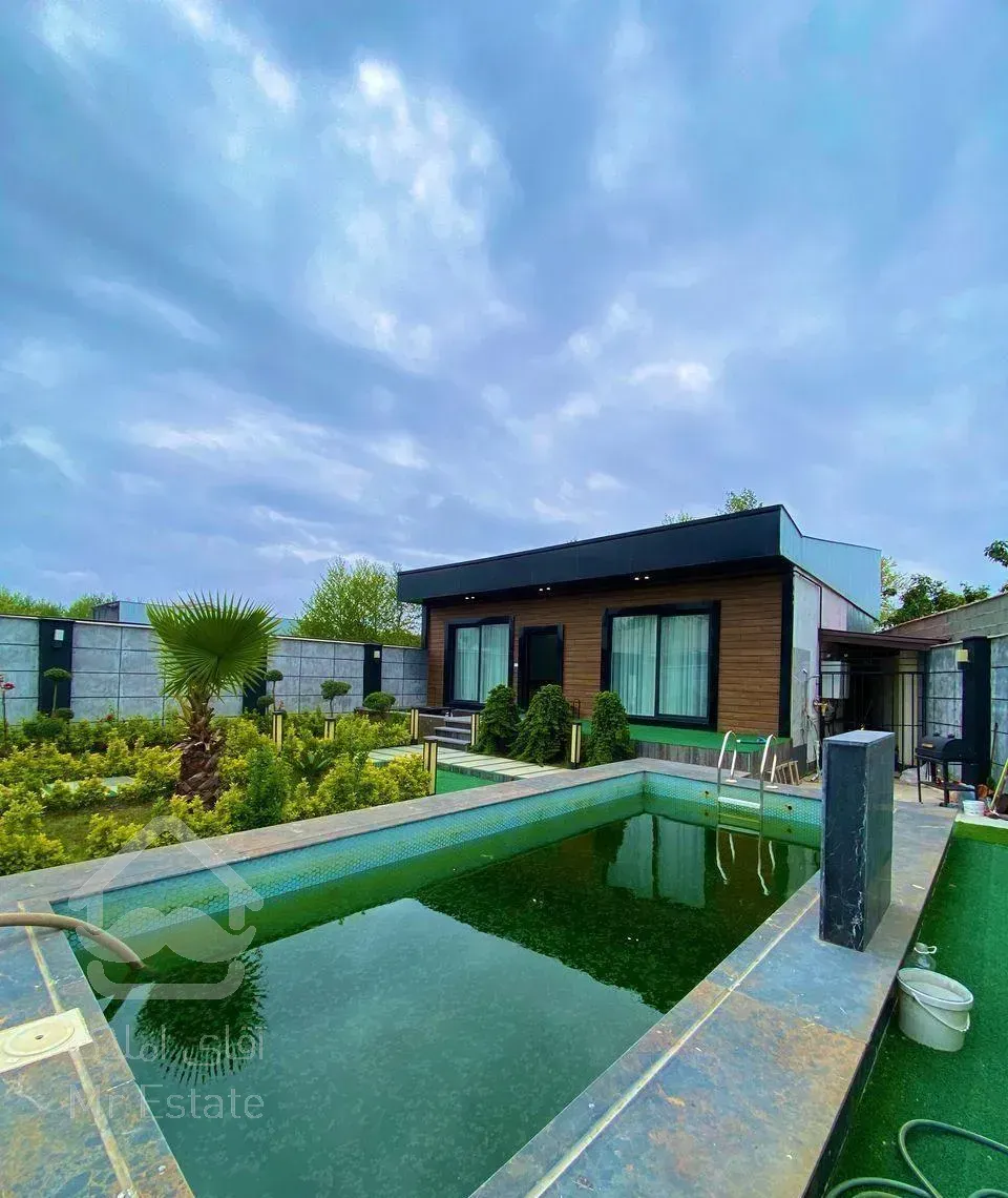 ویلا شهرکی استخردار/330 متر سنددار