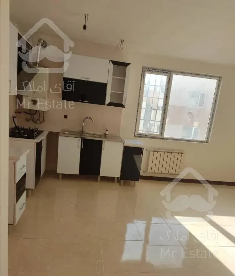 ۸۷ متر دو خواب    فاصله تا مترو ۴۰۰ متر