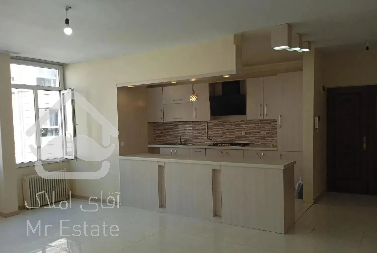 یک واحد اپارتمان واقع در 220 غربی