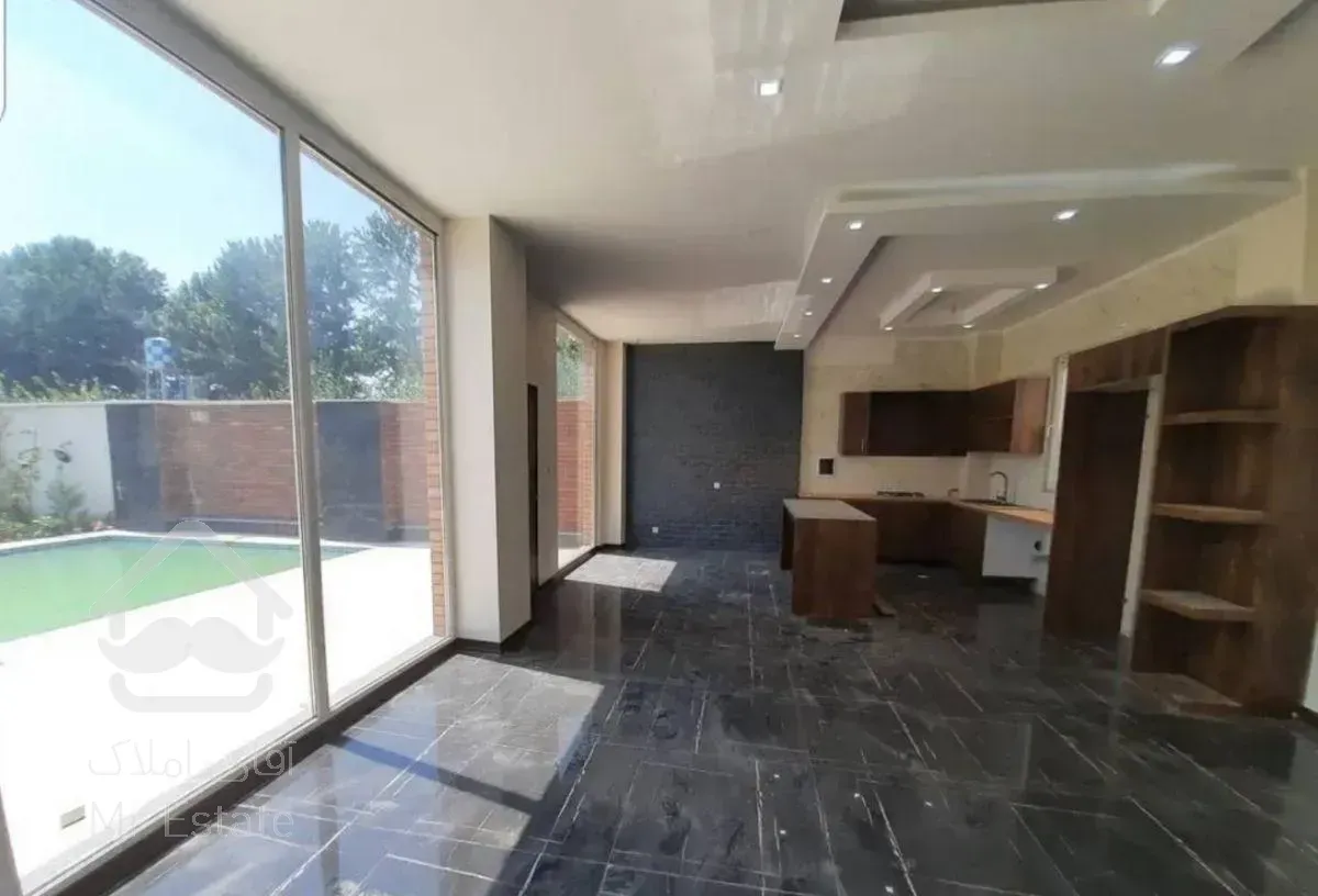 ویلا نوساز ۶۰۰ متری فول امکانات