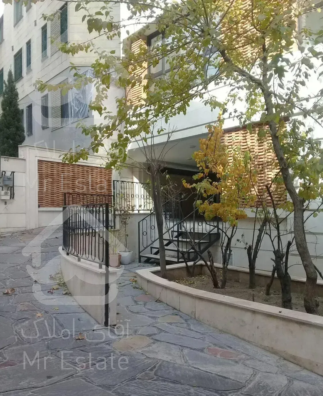 اپارتمان ۱۳۵ متری فروش