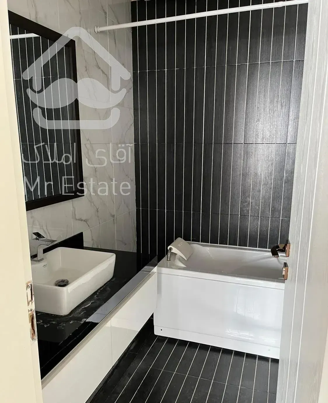 آپارتمان ۲۱۰متری