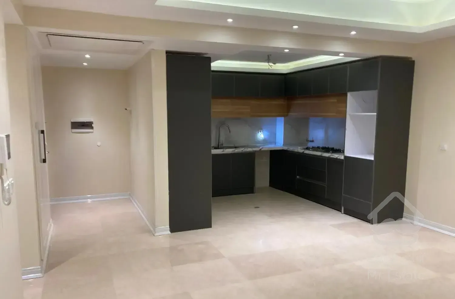 ۹۸ متر شمال مرزداران لاله