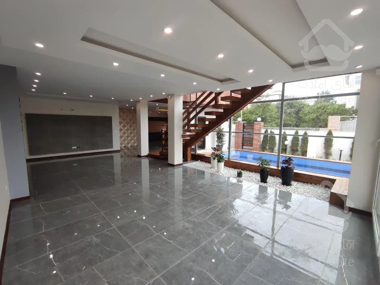 فروش ویلا ۲۵۰متری