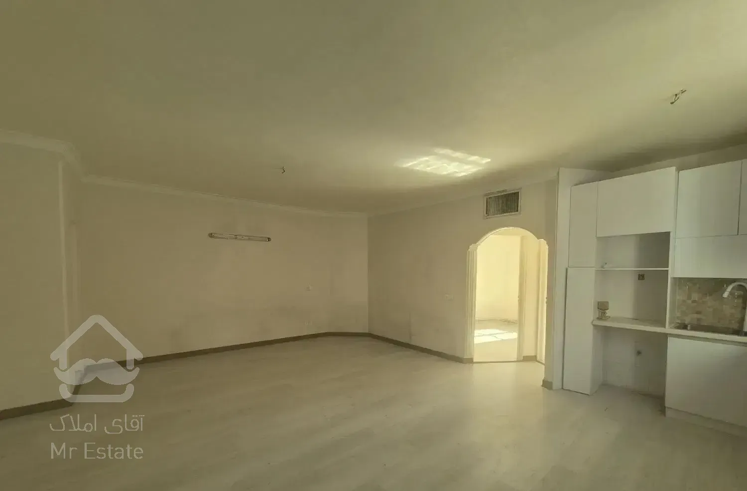 تنها۶۸متر۲خواب آسانسور دار غرق نور زیر ۵۹۹۰ منطقه