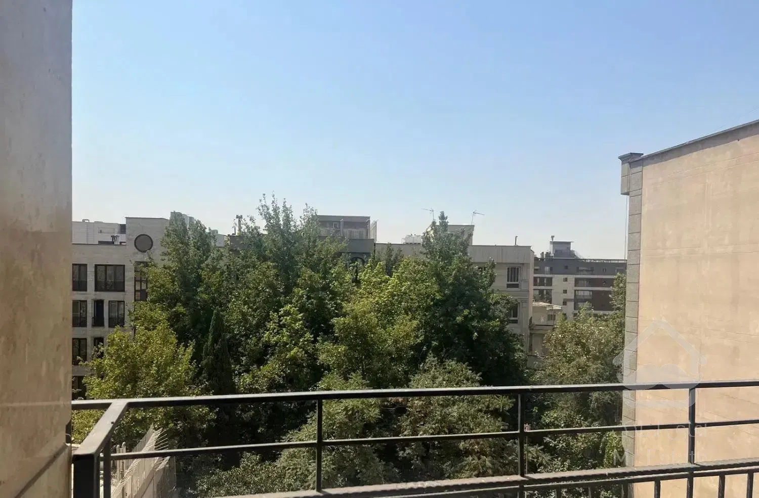 نیاوران ۱۰۰متر ۲خواب ویو و تراس قابل چیدمان