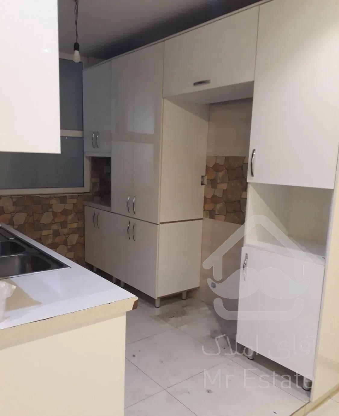 آپارتمان ۸۴ متری دو خواب با حیاط خلوت و بالکن