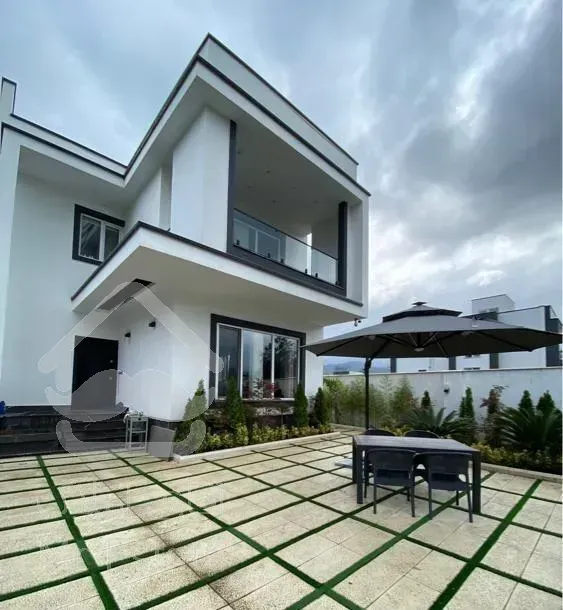 ۳۰۰متر زمین،۱۹۰متر بنا ۷۵متر روف گاردن(۲خواب مستر)