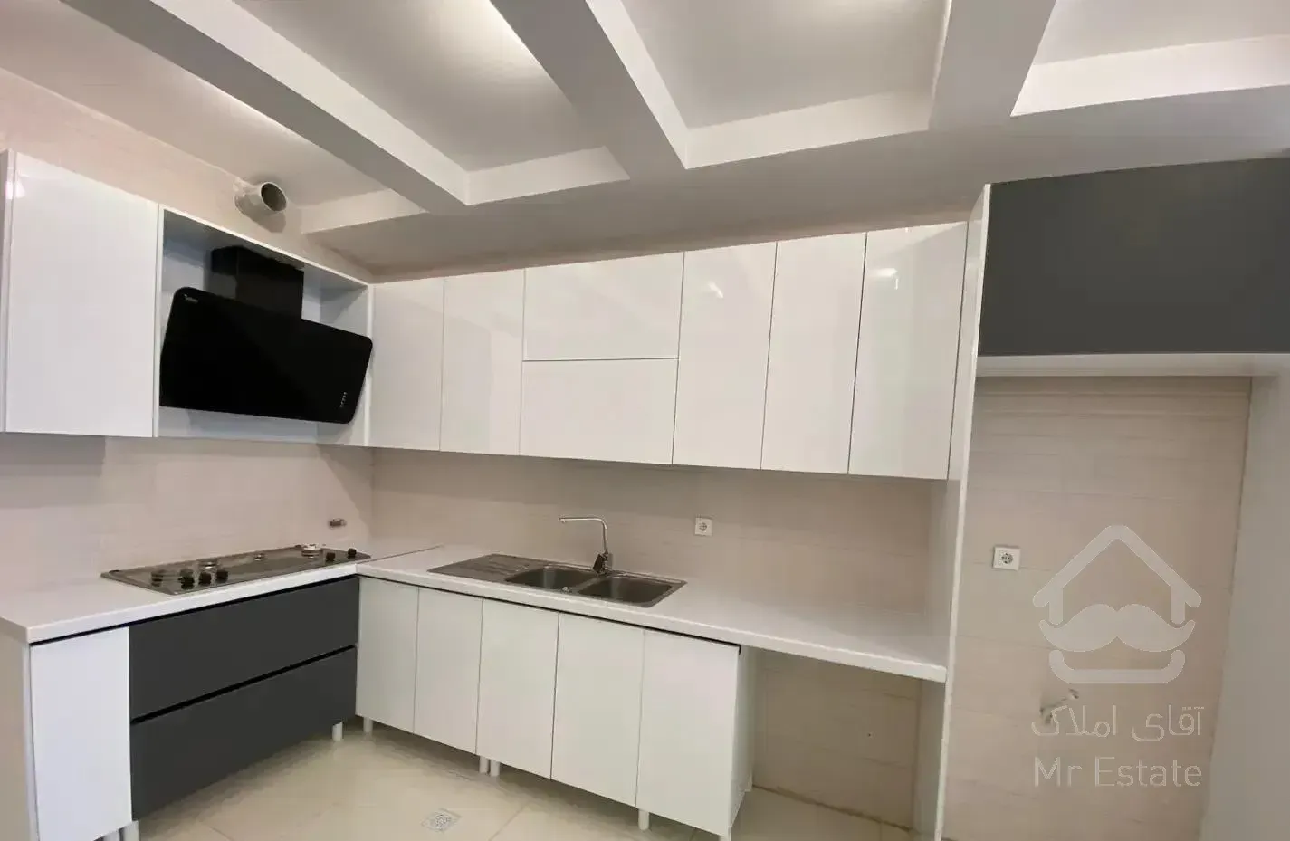 فروش واحد ۱۱۳متری در۵۰قدمی ساحل سرخرود