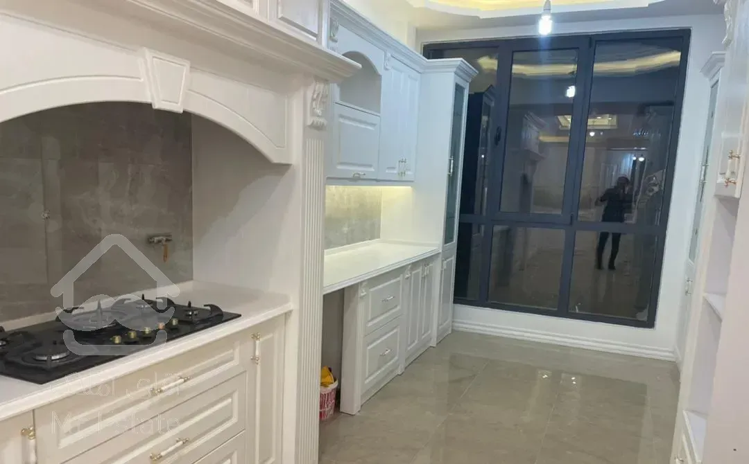 بلوار سجاد * ۲۲۰ متر * طبقه ۳ * نوساز * تکواحدی