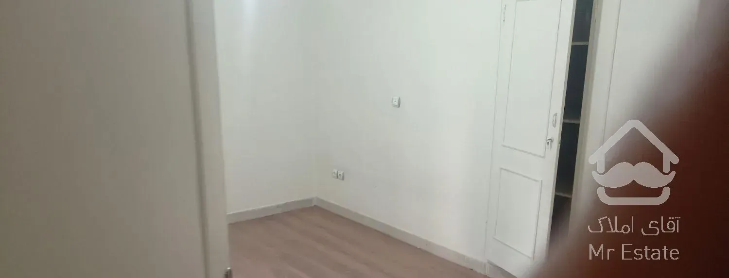 آپارتمان ۱۲۲ متر دو خوابه نقاشی شده تمیز