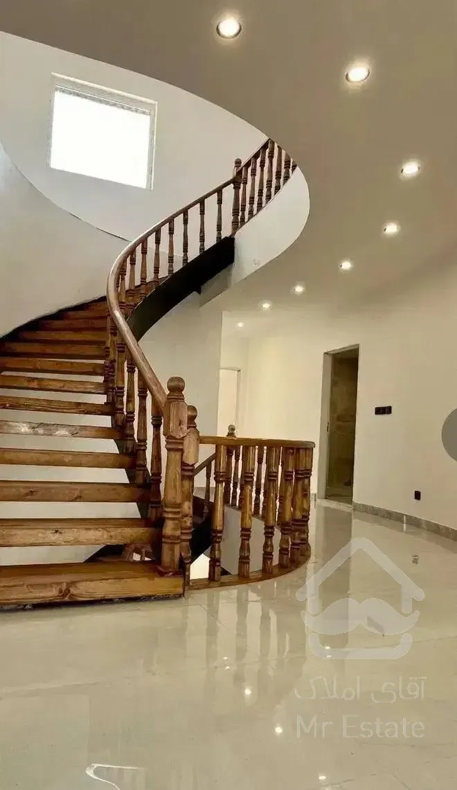 فروش ویلا ۲۷۵متری زیر قیمت منطقه