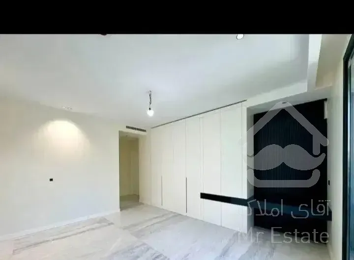 300 متری  در حال ساخت