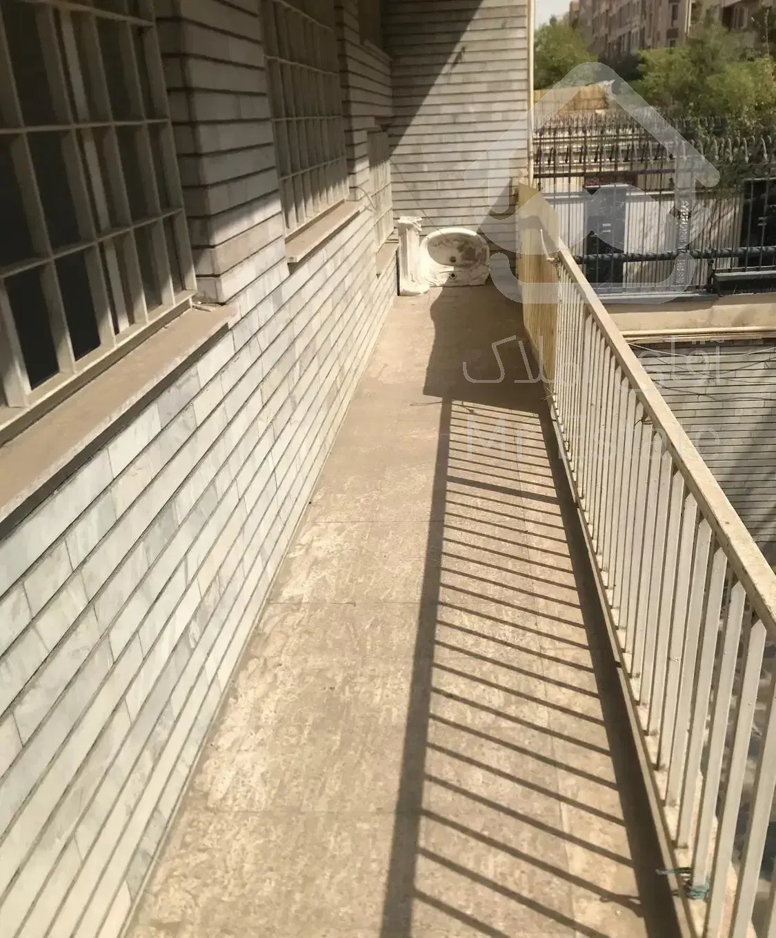 ۱۸۰ متری مرزداران