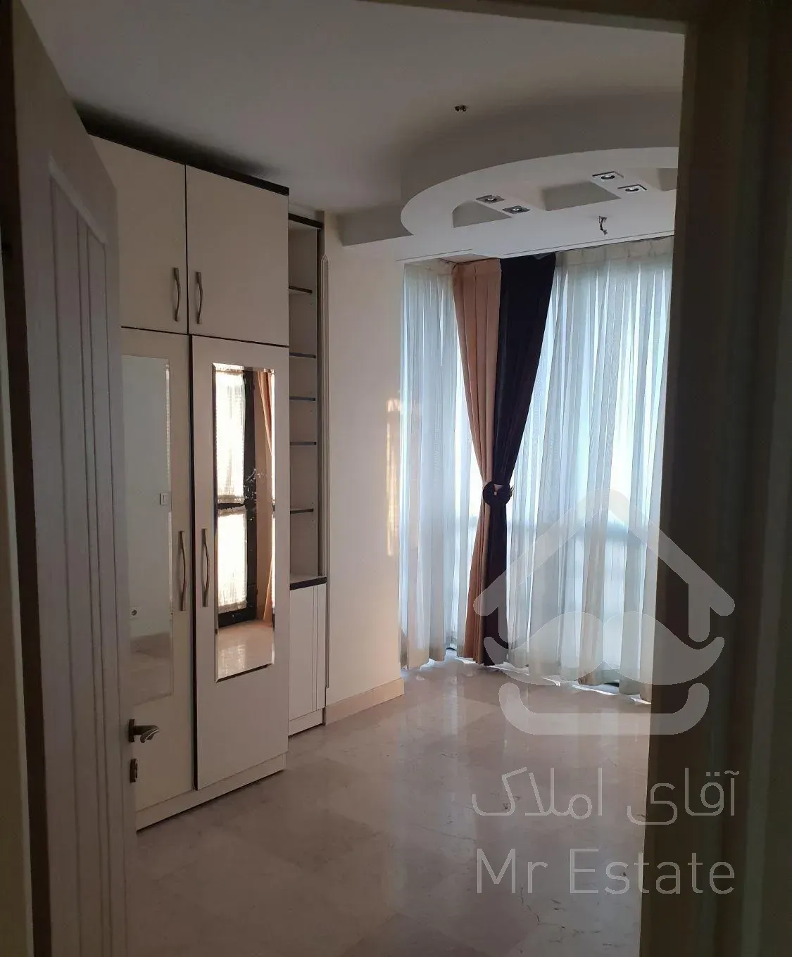 88 متر / فول بازسازی / تاپ لوکیشن تهران ویلا