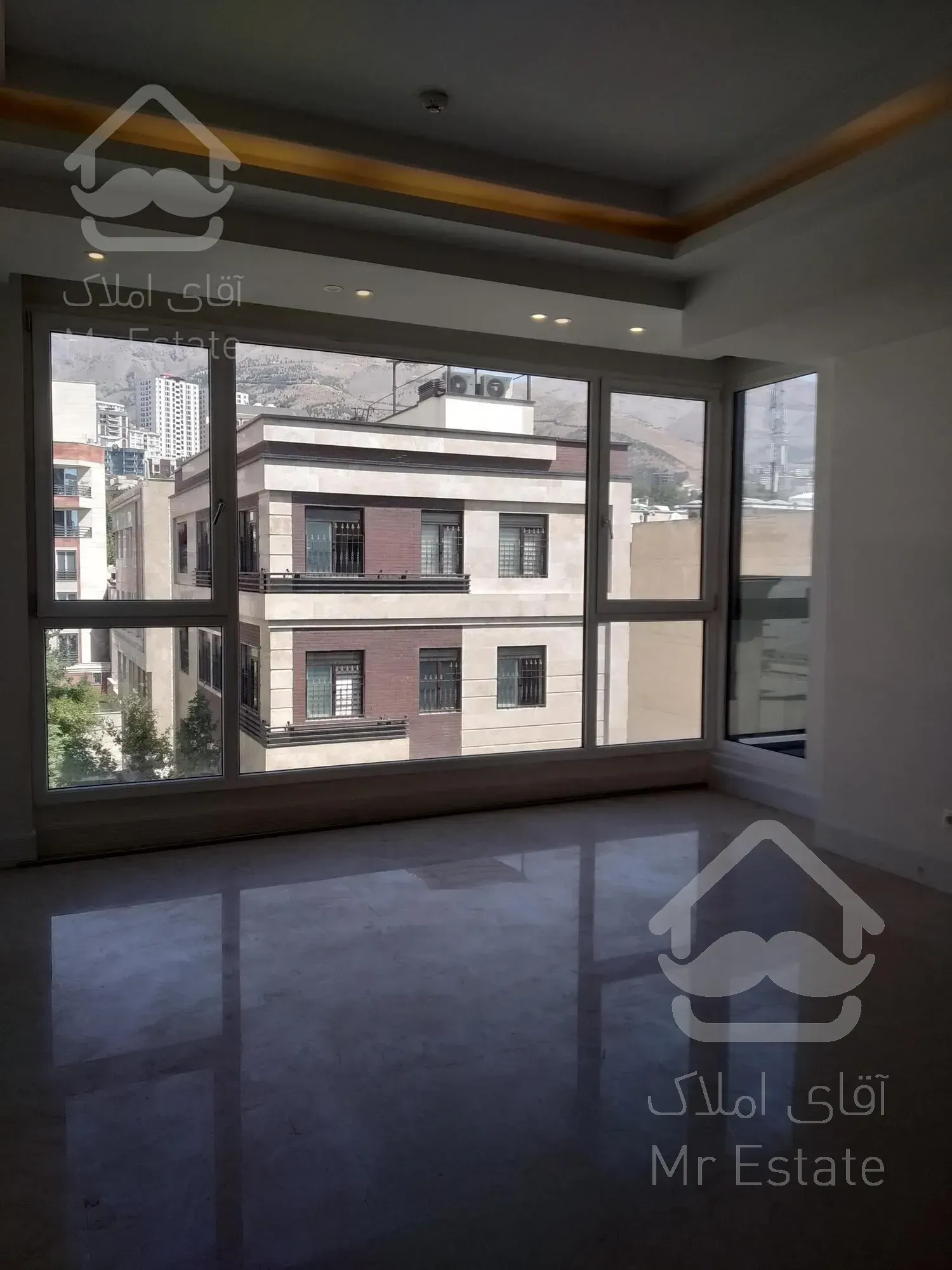 خرید آپارتمان ۱۳۰ متری آجودانیه