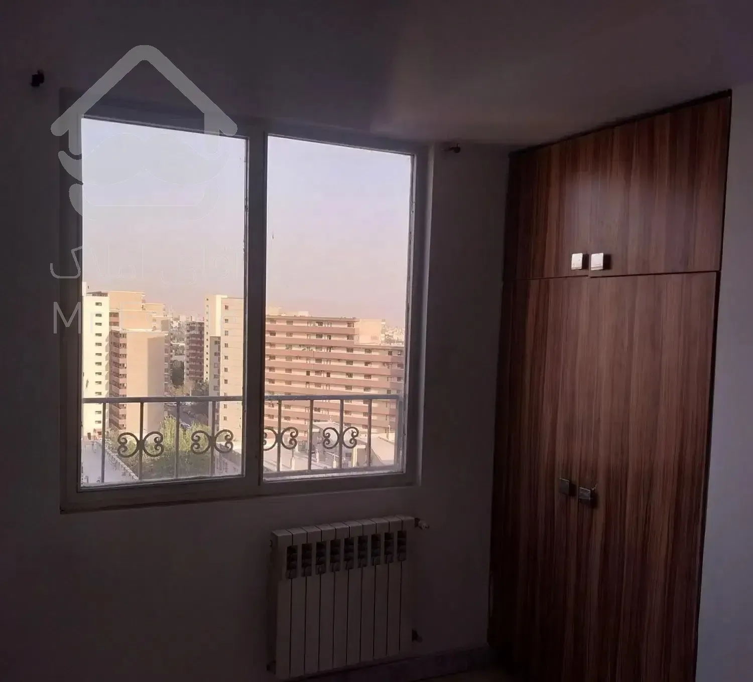 فروش یک واحد ۱۰۰ متری  در کوی بیمه