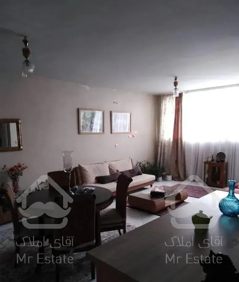 اپارتمان قدیمی زیر قیمت به علت پول لازم بودن