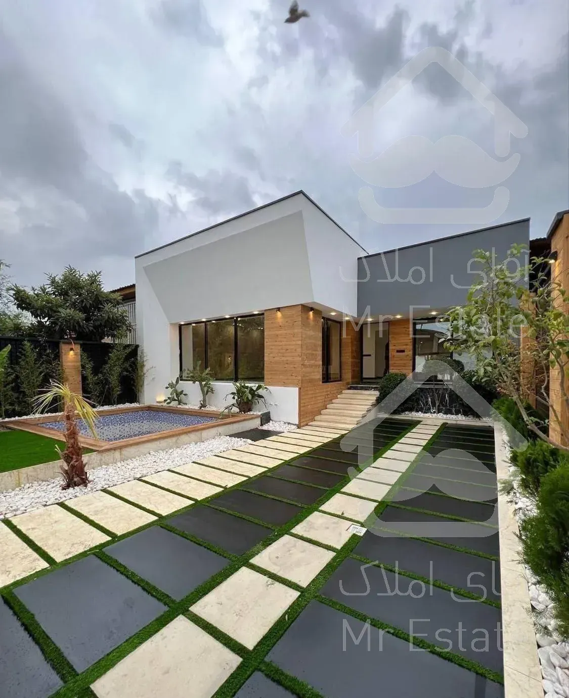 ویلا 400 متری/ استخردار/ سندتکبرگ/ شهرکی