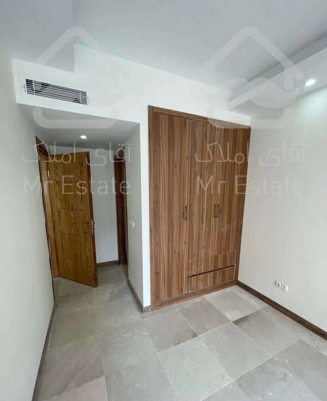 ۱۱۰ متر ۲ خواب ریحانی / ۵ سال ساخت / فول امکانات