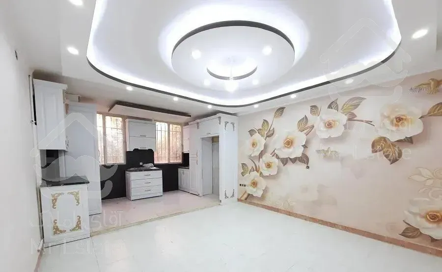 42متری روبه نما 5سال ساخت فول امکانات سنددار