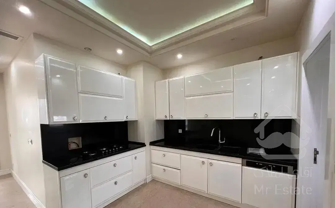 300 متر در بهتریـن لوکیـشن زعفرانیه / فـول مشاعات