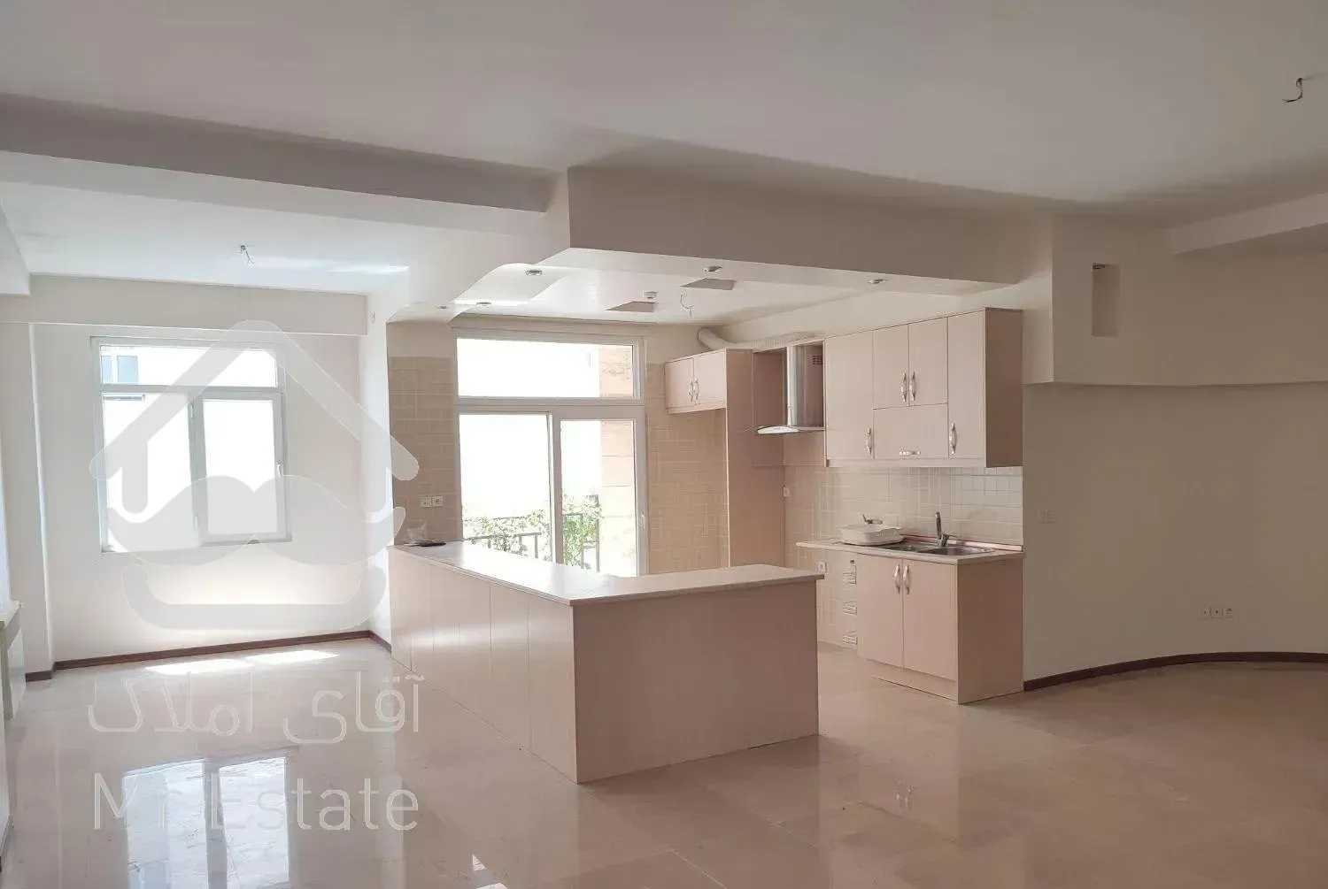 آپارتمان ۱۱۰ متر سالن پرده خور، فول